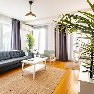 Exquisite Flat With Central Location In Nisantasi اسطنبول