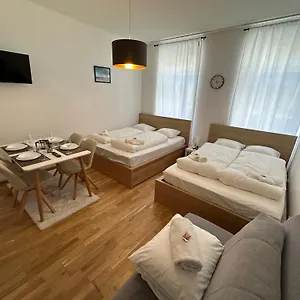 Apartment Cozy 5-person In 6, Wien