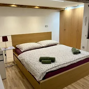 Palac Anezka D1 Brno