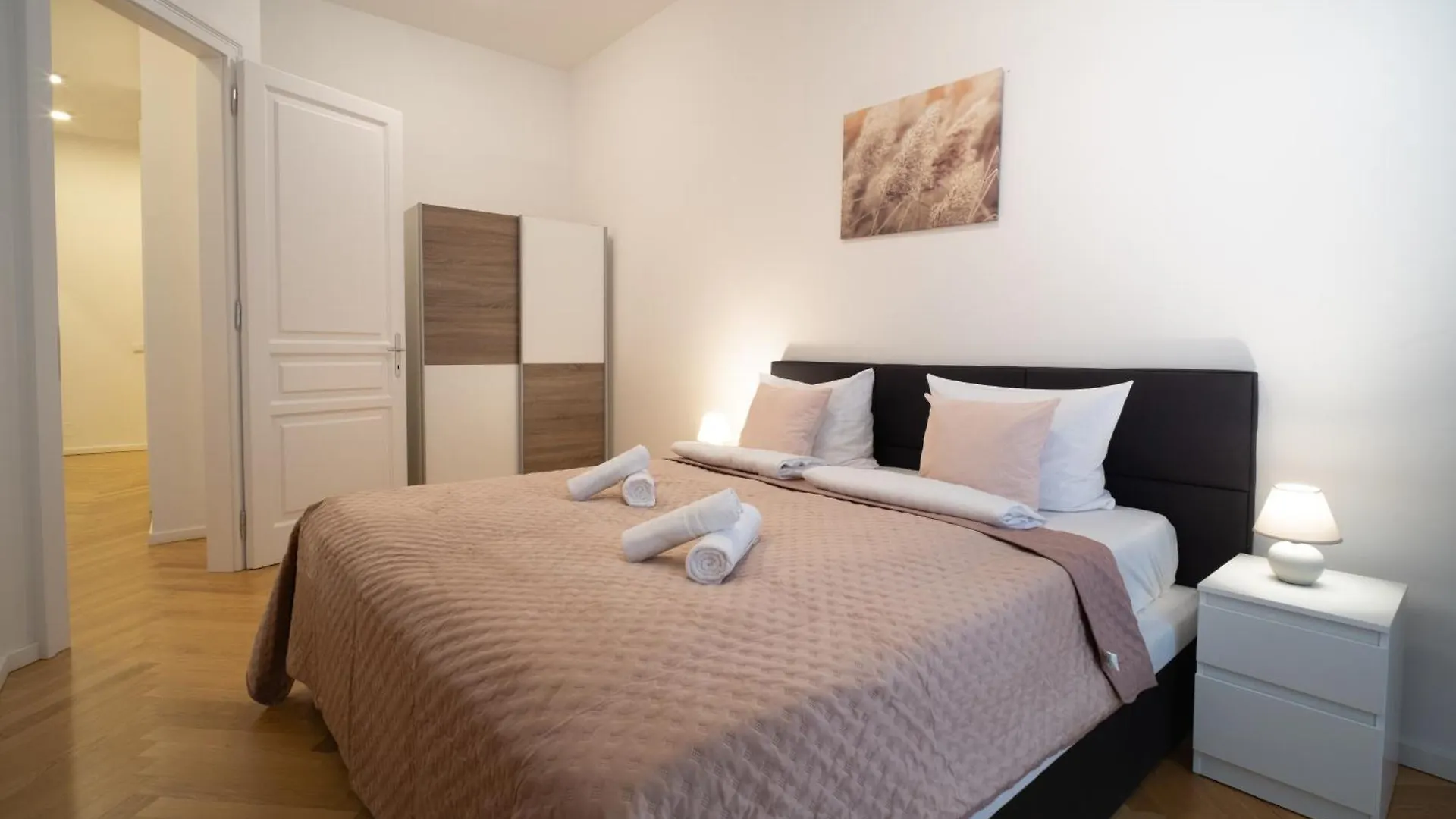 Home Sweet Home - Vienna Central Apartment